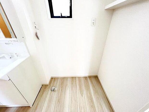 お天気を気にせずお洗濯ができ、室内干し可能です。