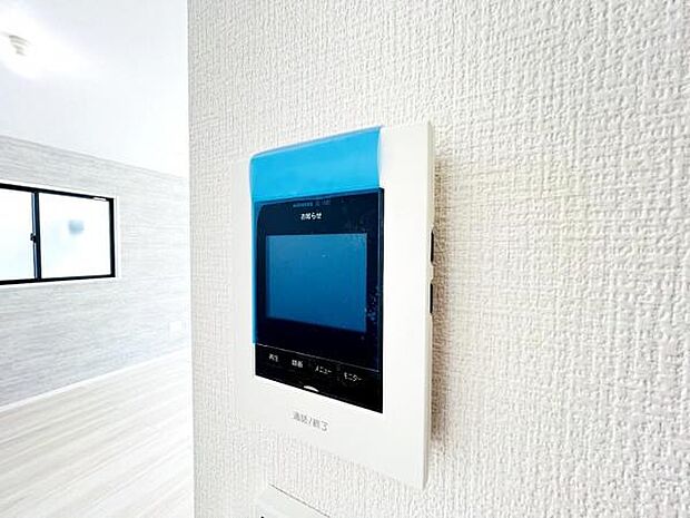 訪問者を確認できるTVモニター付きインターフォンです。