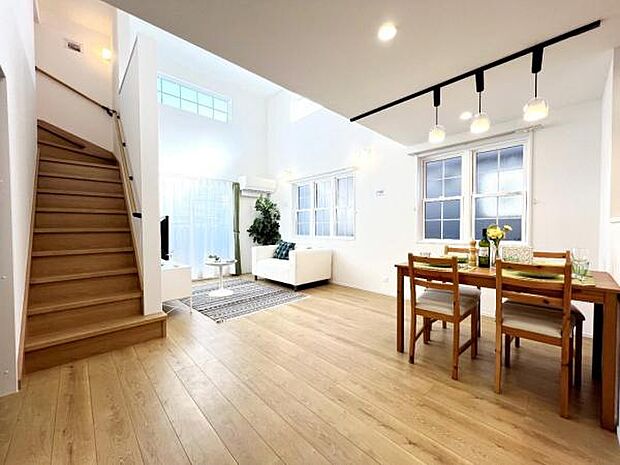 家族団らんの場所としてゆったりと居心地の良いリビングです。