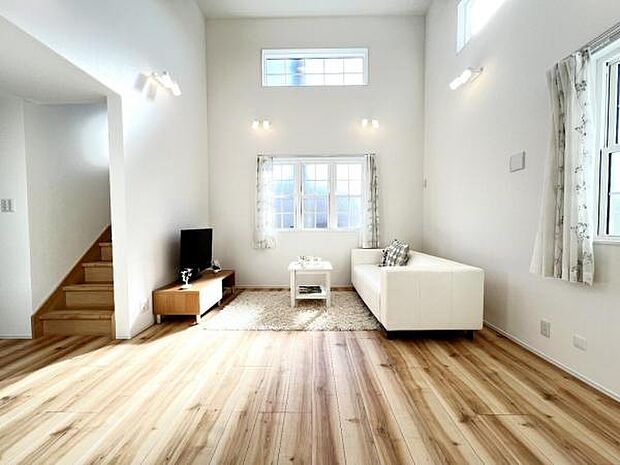 リビングダイニングになります。ご家族そろっての素敵な空間になりそうですね。