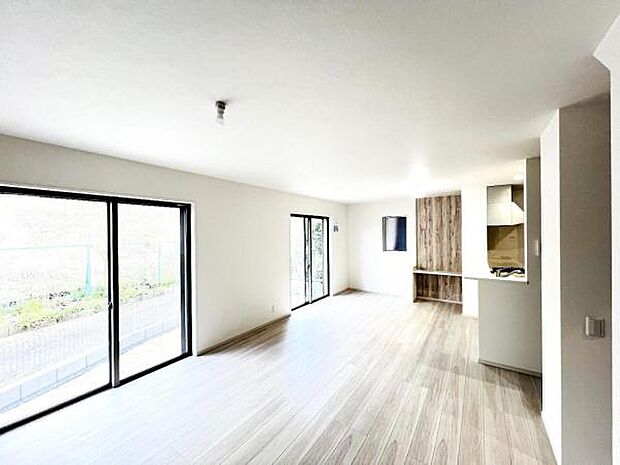 家族団らんの場所としてゆったりと居心地の良いリビングです。