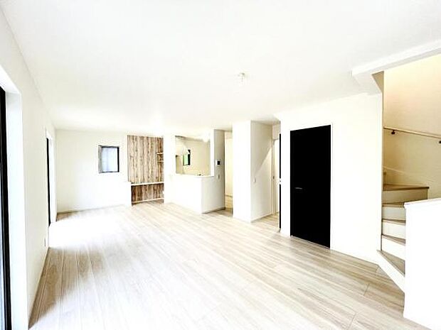 ご家族の温かい時間を演出するダイニングスペースです。