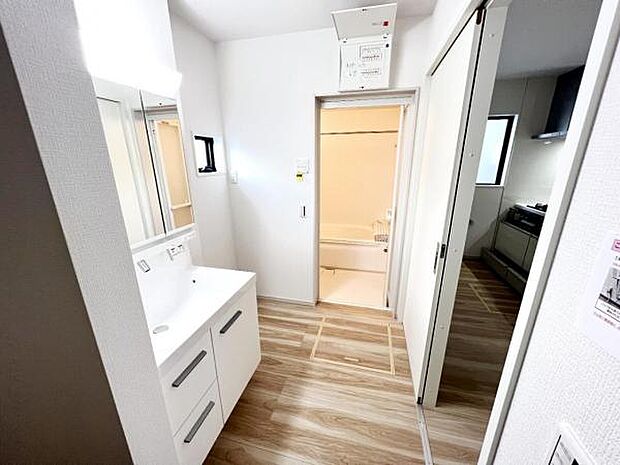 お天気を気にせずお洗濯ができ、室内干し可能です。