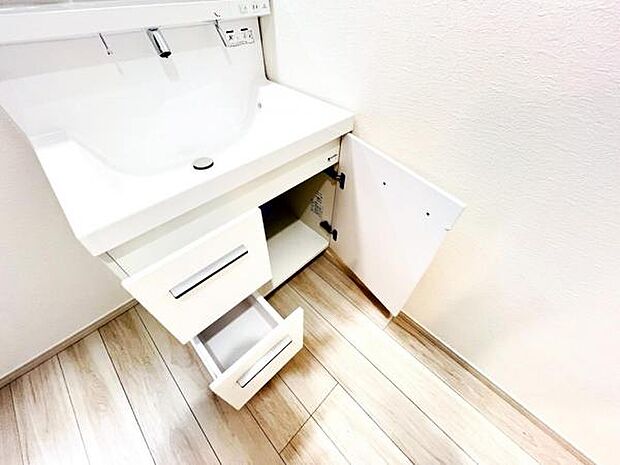 お天気を気にせずお洗濯ができ、室内干し可能です。
