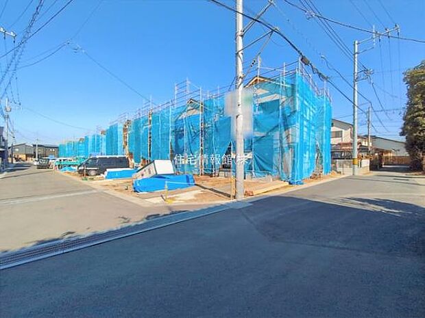 前面道路を含めた現地写真です。