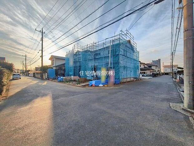 前面道路を含めた現地写真です。