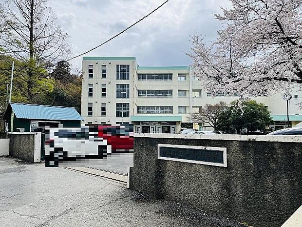 流山市立長崎小学校まで約500m（徒歩7分）