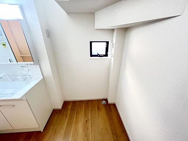 お天気を気にせずお洗濯ができ、室内干し可能です。