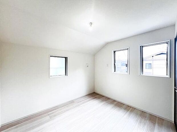 子供部屋にもちょうど良い大きさのお部屋です。