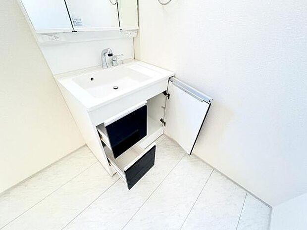 脱衣所は小さなお子様がいるご家庭にも重宝されます。