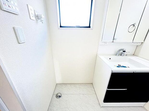 お天気を気にせずお洗濯ができ、室内干し可能です。