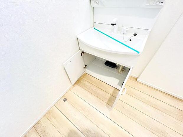 脱衣所は小さなお子様がいるご家庭にも重宝されます。