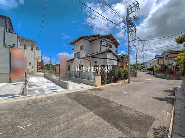 前面道路を含めた現地写真です。