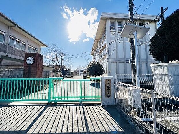 流山市立東小学校まで約950m(徒歩12分)