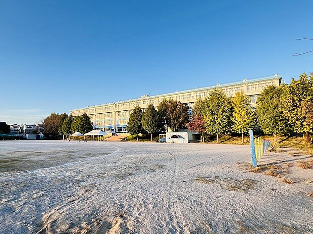 柏市立大津ヶ丘第二小学校まで約880m(徒歩11分)