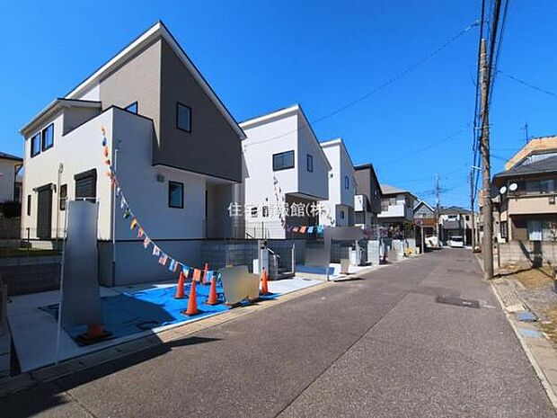 前面道路を含めた現地写真です。
