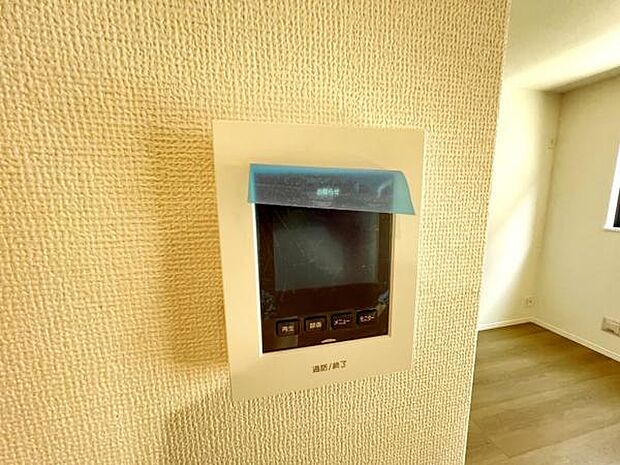 訪問者を確認できるTVモニター付きインターフォンです。