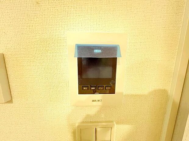 訪問者を確認できるTVモニター付きインターフォンです。
