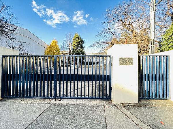 松戸市立第一中学校まで約900m（徒歩12分）