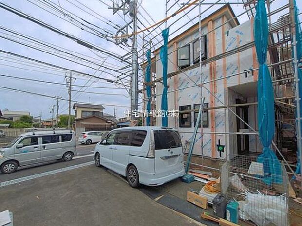 前面道路を含めた現地写真です。