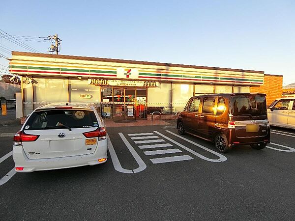 セブン-イレブン 柏花野井北店まで約460m（徒歩6分）