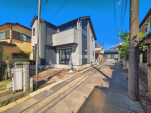 前面道路を含めた現地写真です。