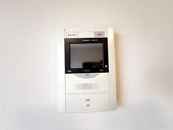訪問者を確認できるTVモニター付きインターフォンです。