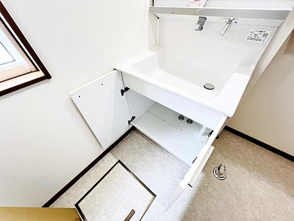 脱衣所は小さなお子様がいるご家庭にも重宝されます。