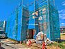 外観：前面道路を含めた現地写真です。