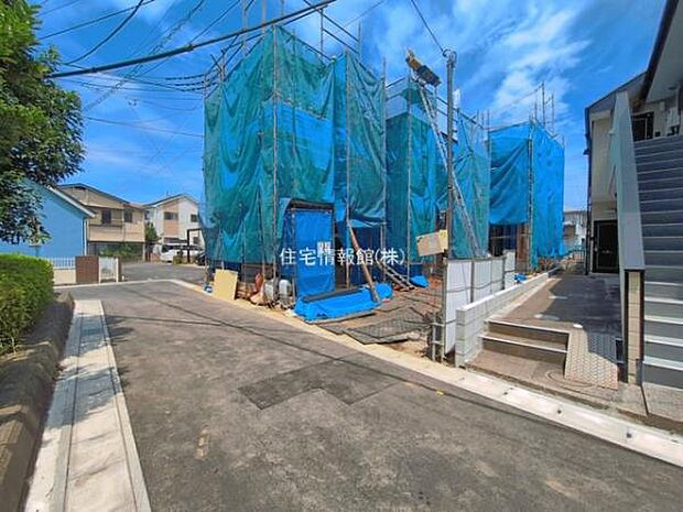 前面道路を含めた現地写真です。