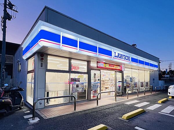 ローソン 柏増尾八丁目店まで約150m（徒歩2分）