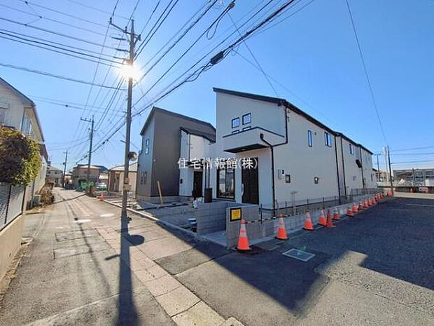 前面道路を含めた現地写真です。