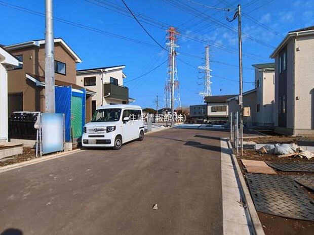 前面道路を含めた現地写真です。