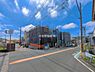 外観：前面道路を含めた現地写真です。