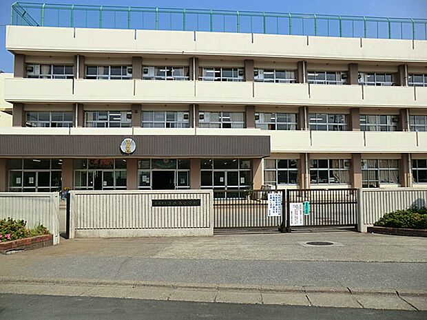 船橋市立法典西小学校まで約300m(徒歩4分)