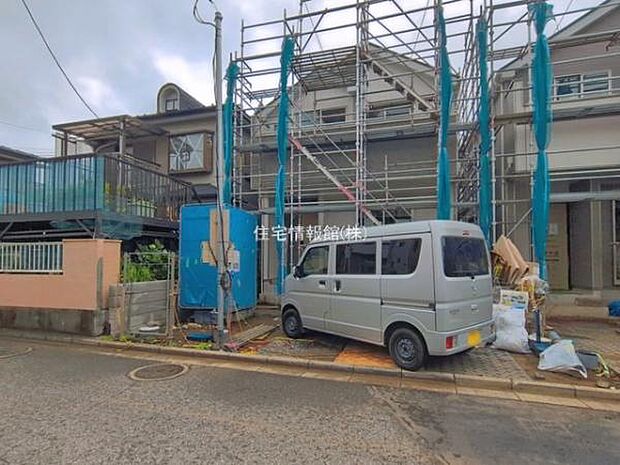 前面道路を含めた現地写真です。