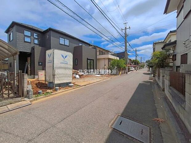 前面道路を含めた現地写真です。