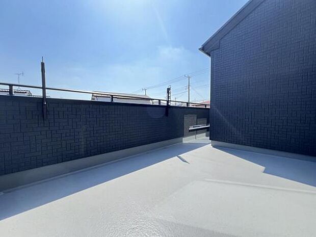 お洗濯ものを気持ち良く太陽の光で干せるのが嬉しいですね。