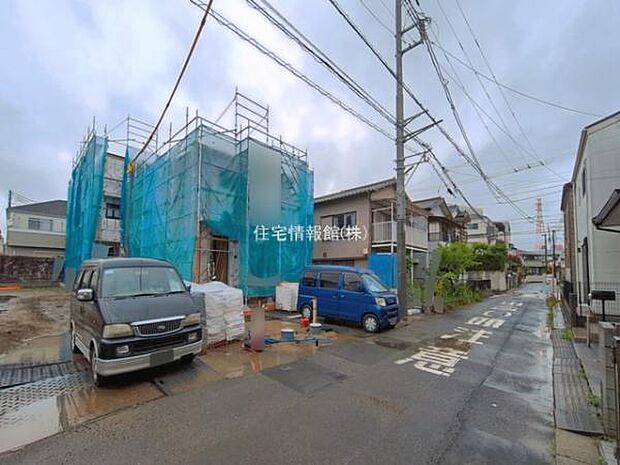 前面道路を含めた現地写真です。