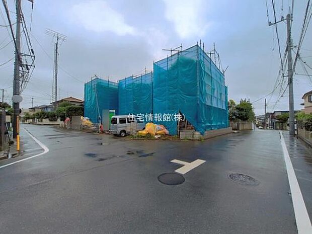 前面道路を含めた現地写真です。