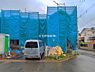 外観：前面道路を含めた現地写真です。