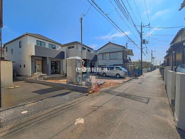 前面道路を含めた現地写真です。