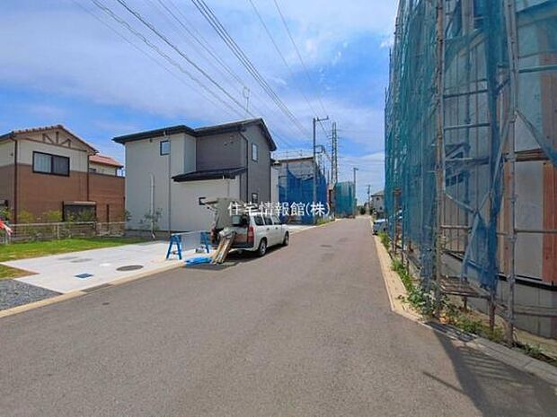 前面道路を含めた現地写真です。