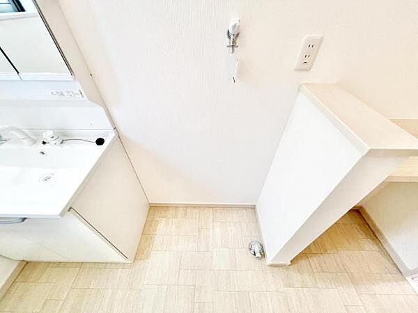 お天気を気にせずお洗濯ができ、室内干し可能です。