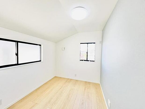 子供部屋にもちょうど良い大きさのお部屋です。
