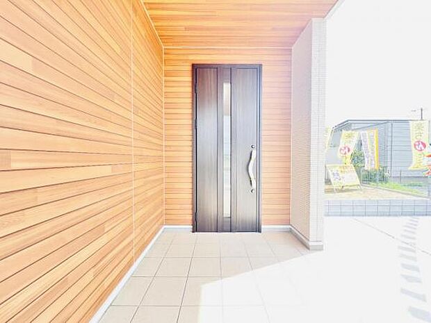 いつも気持ちよくご家族を迎えられる玄関です。