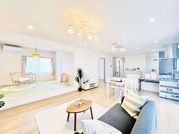 家族団らんの場所としてゆったりと居心地の良いリビングです。