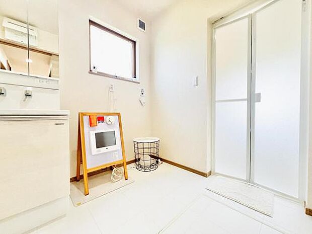 脱衣所は小さなお子様がいるご家庭にも重宝されます。