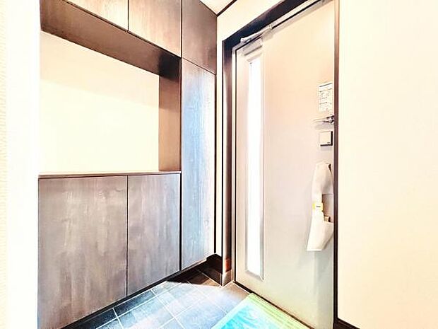 いつも気持ちよくご家族を迎えられる玄関です。