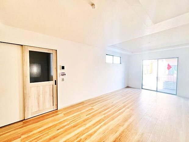 家族団らんの場所としてゆったりと居心地の良いリビングです。